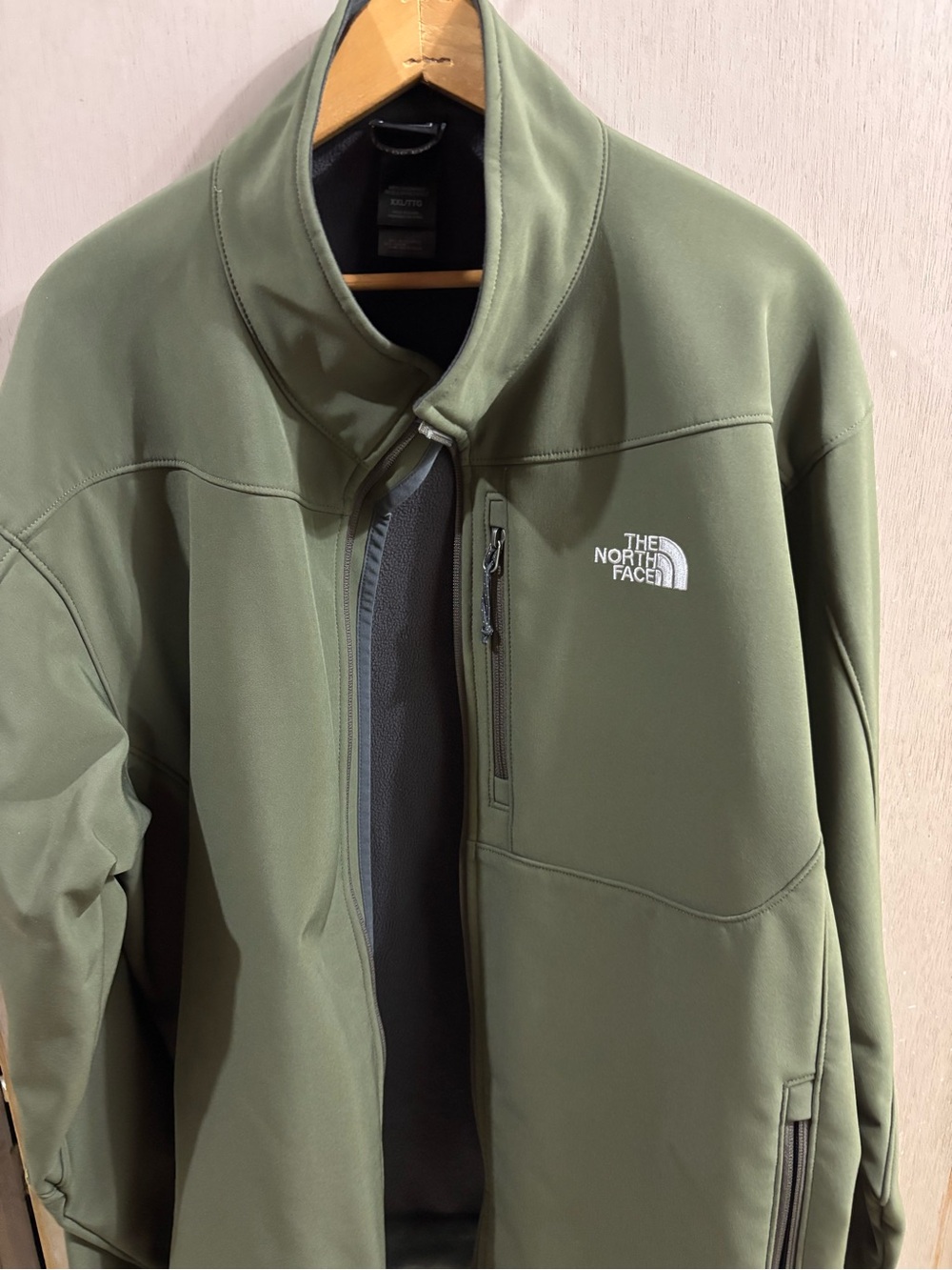 The North Face Men's Olive Softshell Performance Jacket